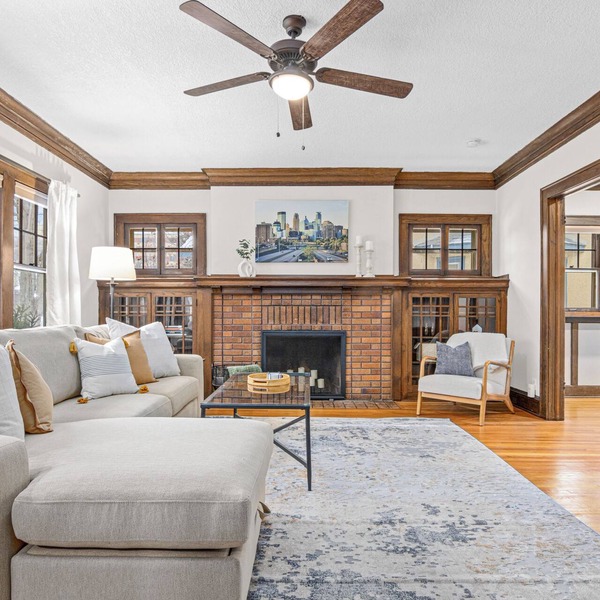 Modern Craftsman - East Harriet - 3 min to Lakes