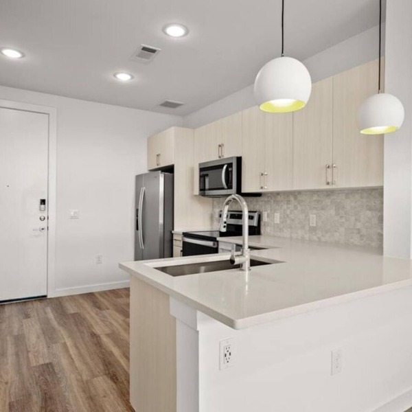 Modern Crestview Apt Walk to Bars & Dining