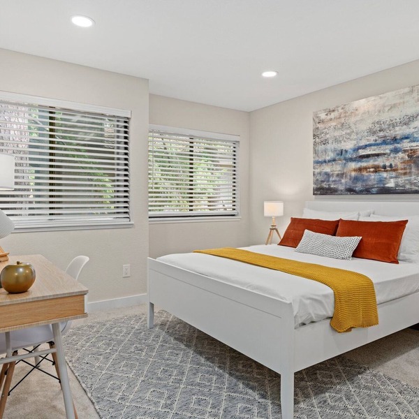 Modern Downtown Bellevue Condo Free Parking