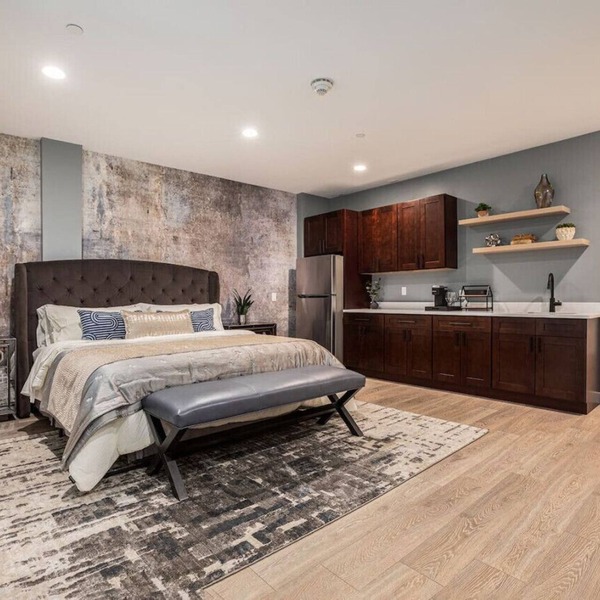 Modern Downtown Bradenton Retreat