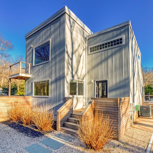 Modern East Hampton w/Private Pool and Tennis