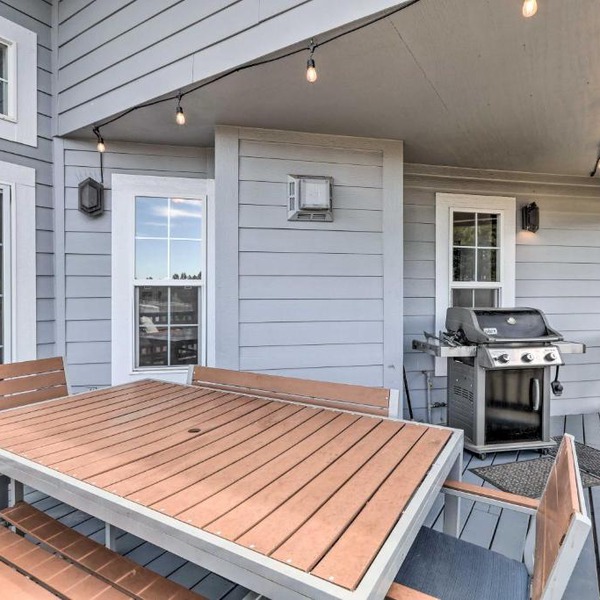 Modern Flagstaff Home: Deck, Patio + Fire Pit