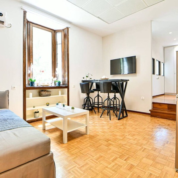Modern Flat in Central Athens - Lavatera