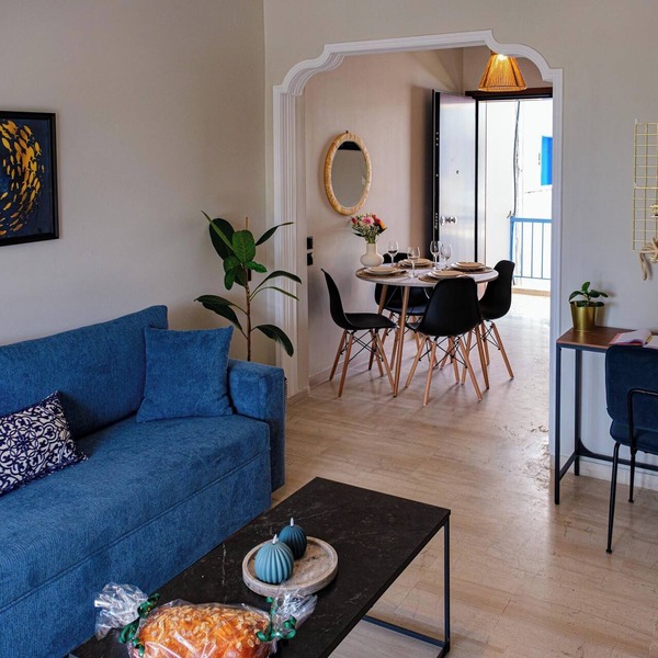 Modern fully equipped just renovated one-bedroom sea-view apartment