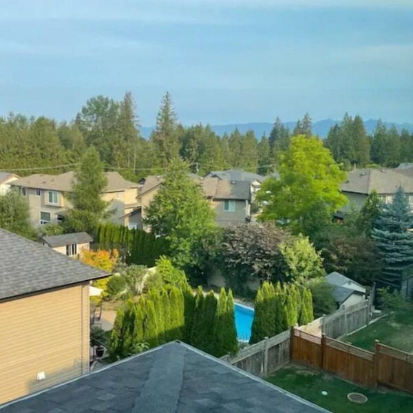 Modern Gateway Family-sized Suite in Thornhill-Maple Ridge - BC