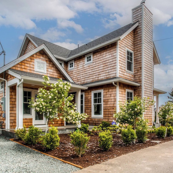 Modern Gearhart Getaway, Walk to Beach & Downtown!