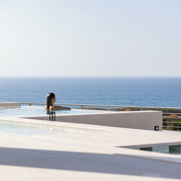 Modern leisure: 3 Pools, Hot Tub, Wide Open Spaces