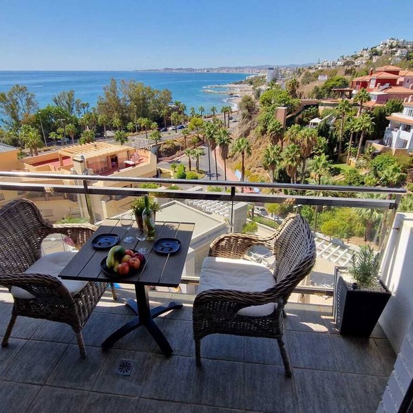 Modern luxury apartment at 100m from the beach and fantastic seaviews,