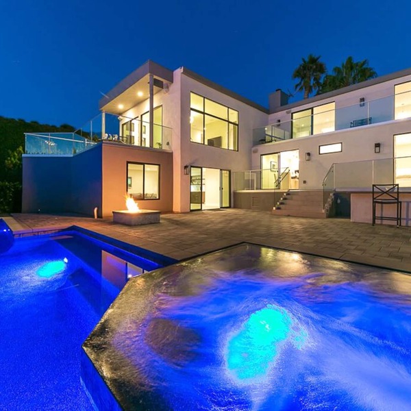 Modern Luxury at it's best! Resort home with ocean view/mins to beach & pool!