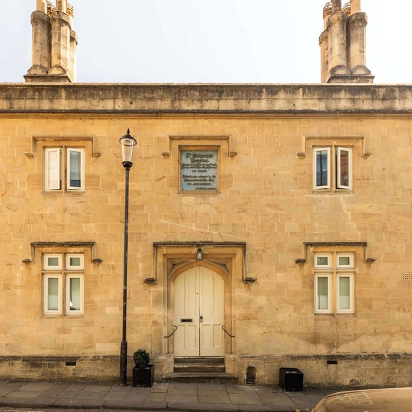 Modern Luxury at St Catherine's - Sleeps 28!