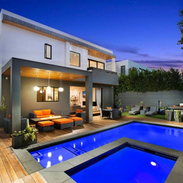 Modern Melrose Luxury Villa
