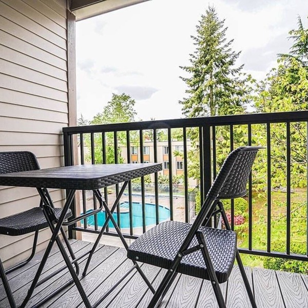 Modern Microsoft Redmond Campus Condo with Balcony