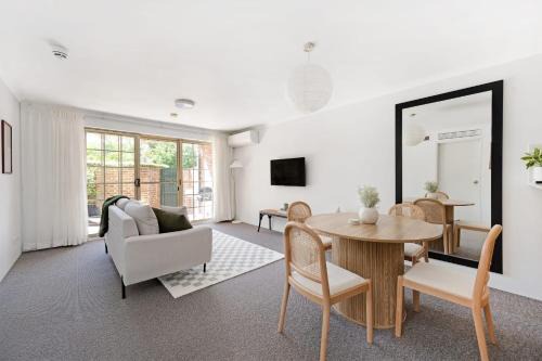 Modern Neutral Haven with Premium Amenities