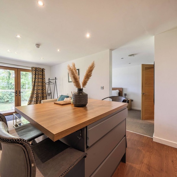 Modern Peaceful Open Plan 1-bed Apartment Rutland