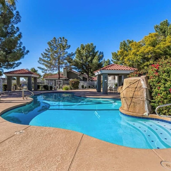 Modern Phoenix Condo with Shared Pool, Spa & Sauna