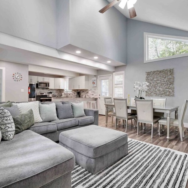 Modern Poconos Central Cozy 5BR Home - Game Room
