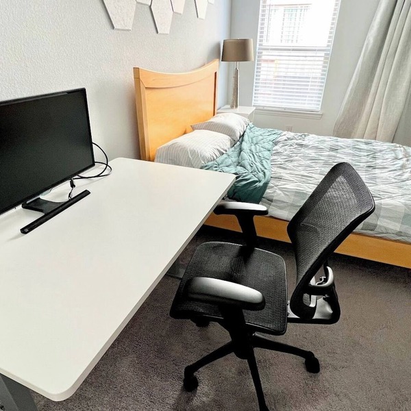 Modern, pristine house with central AC, workstation, and washer dryer in unit