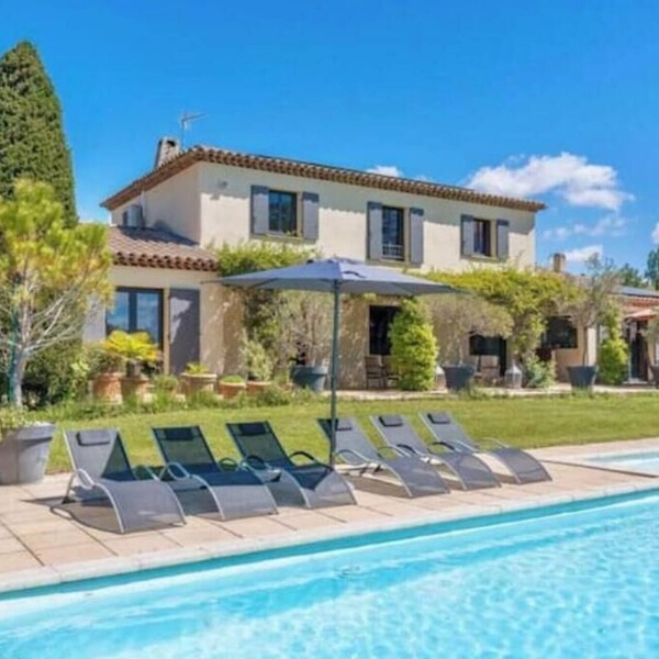Modern Provençal villa with pool & garden – 4 km from the centre of Aix