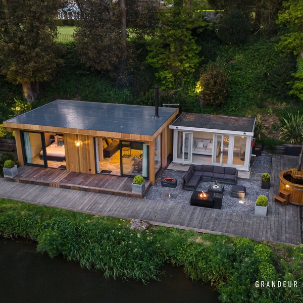 Modern Riverside Lodge with Hot Tub in Sopley, New Forest.