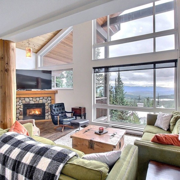 Modern, Rustic & Spacious Chalet, Views, Hot Tub