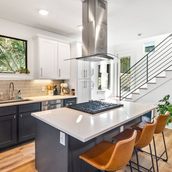Modern sanctuary with pool, firepit & BBQ! Perfect for remote work & families!