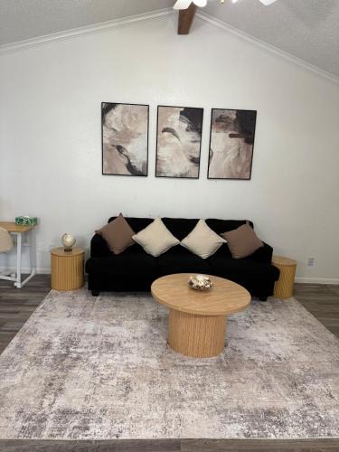 Modern Spacious Condo Ideal for Relaxation Stays