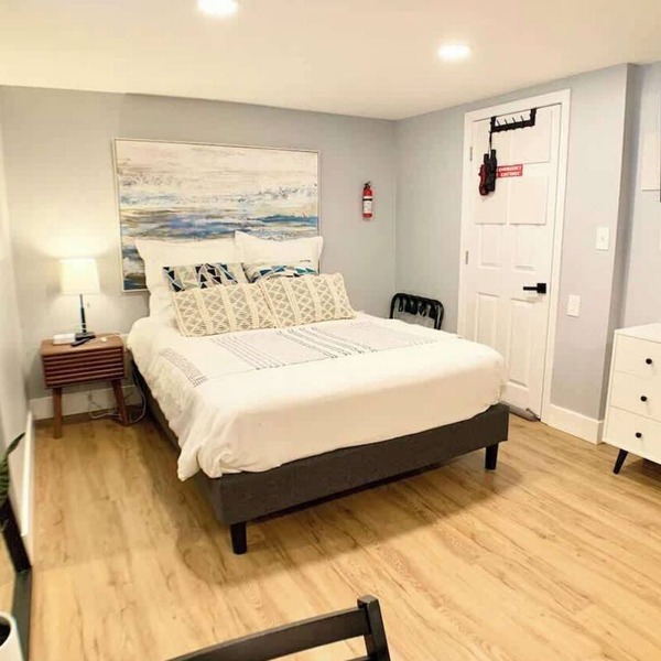 Modern Studio-Private Entrance,Washer+Dryer