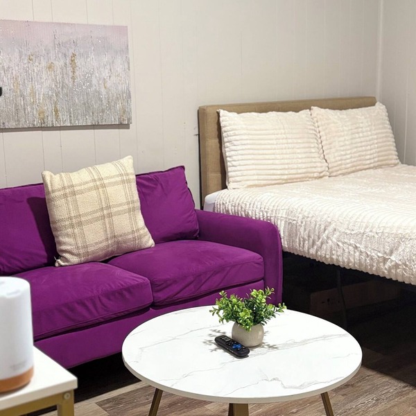 Modern Studio SmartTV, Coffee Bar & Rainfall Shower