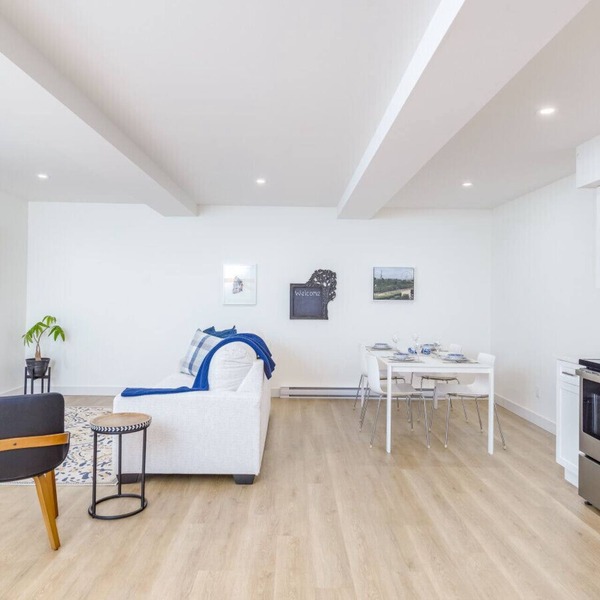 Modern Suite by Black Mountain Golf Club
