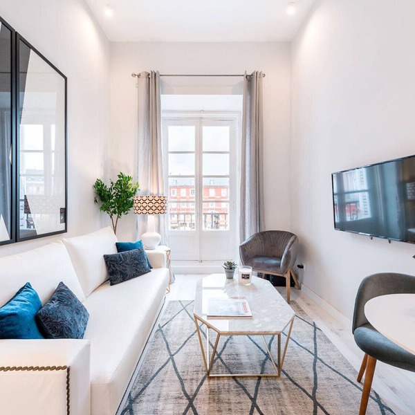 Modern Suite Facing Plaza Mayor. Plaza Mayor II