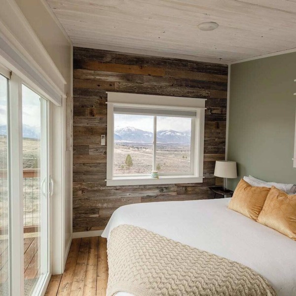Modern Tiny House with Spectacular Views