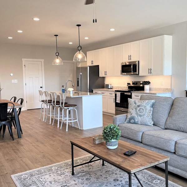 Modern Top-level 2BR/2BA Condo w/Private Balcony in a Secured Bldg w/Elevator!