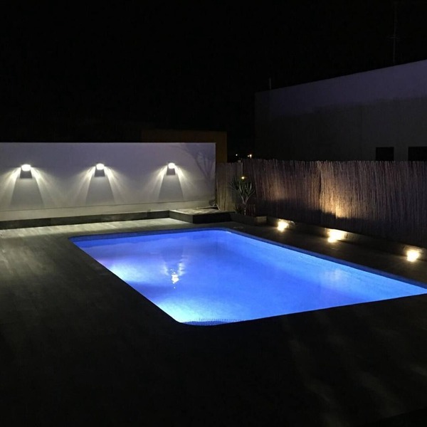 Moderna y Cálida Villa con Espectaculares Vistas a Sevilla