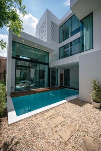 Montanas Pool Villa Near Nimman , Daily maid