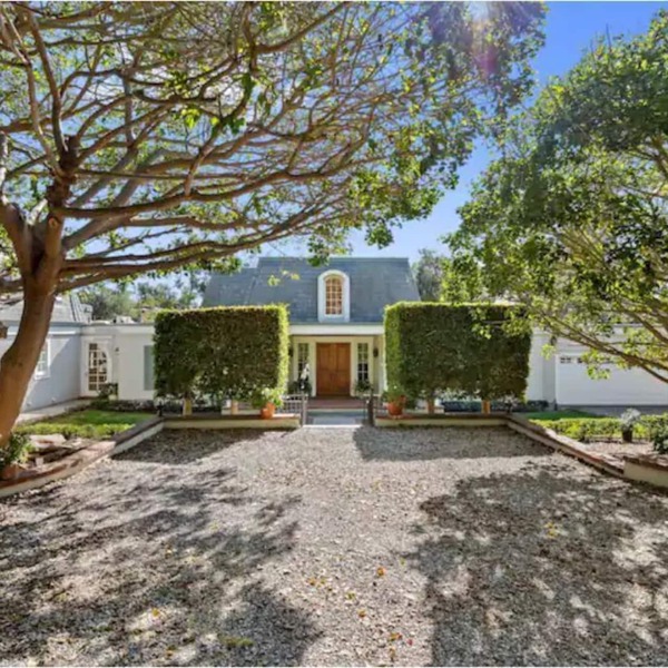 Montecito Garden Estate - walk to Beach, Hiking Trails, Shops & Restaurants