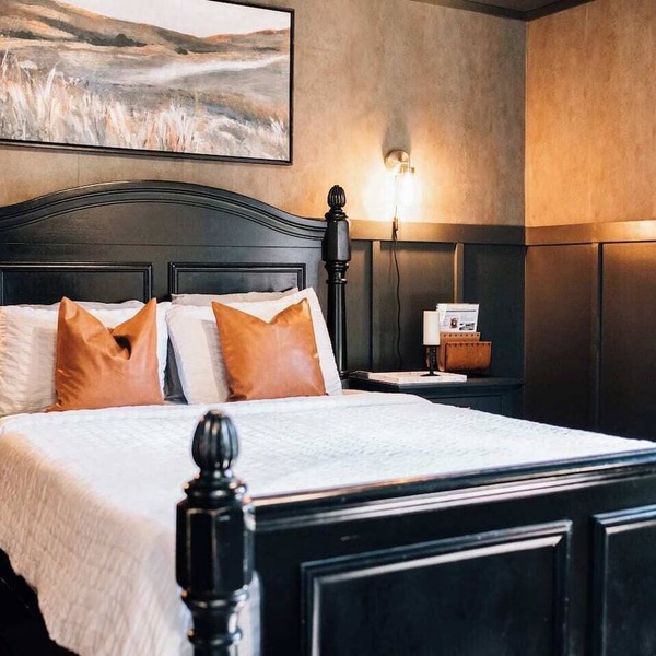 Moody Blues Studio | Perfect for work or romance