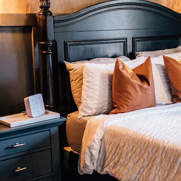 Moody Blues Studio Perfect for Work or Romance