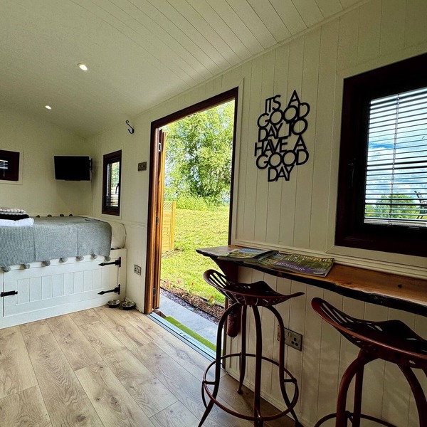 Mooffitch Riverview Hut