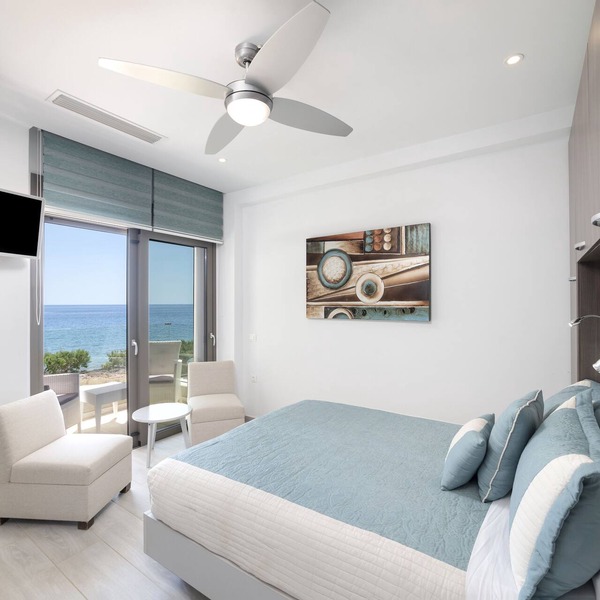 Moonlight villa condo at water's edge
