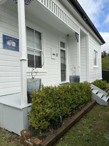 Moore St Cottage