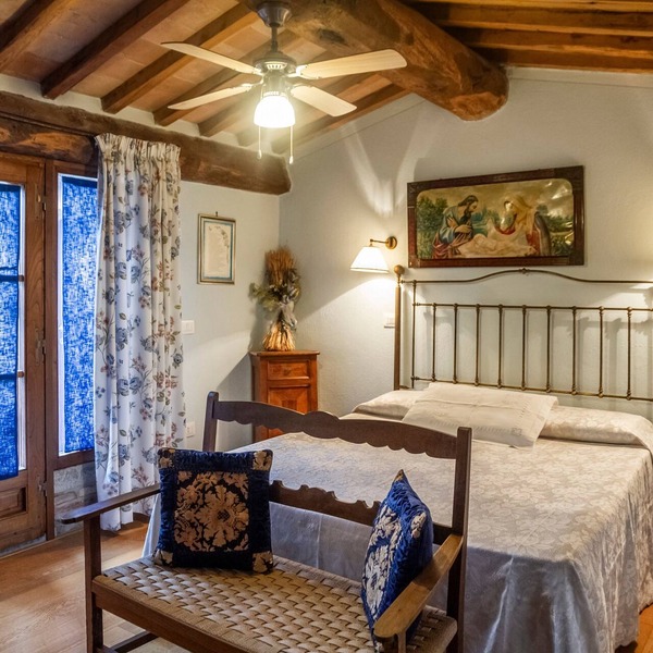 Mora Selvatica – Deluxe Double Room with Valley-View Balcony and Bathtub