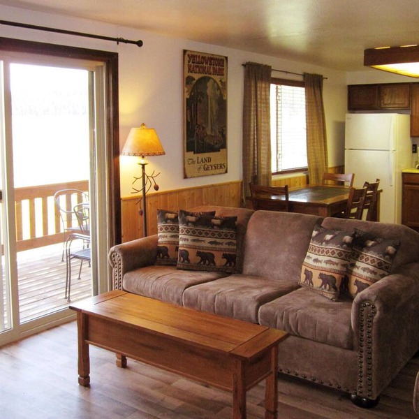 Morning Glory-comfortable Yellowstone retreat; just minutes from YNP West Gate