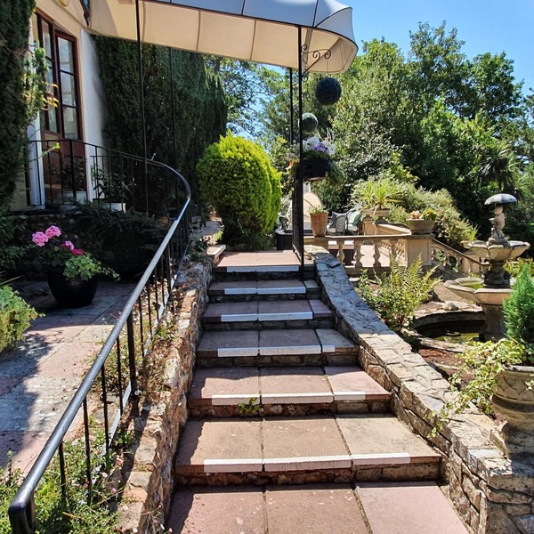 Mount Pleasant Hotel