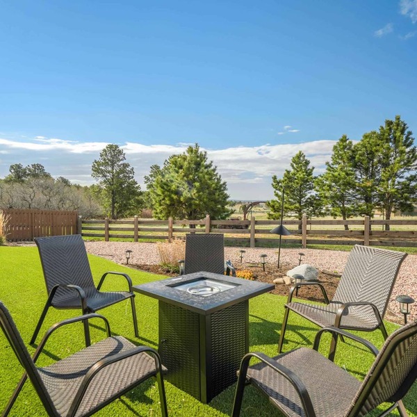 Mountain Breeze! Fire Pit, Air Hockey & Views!