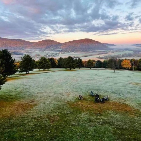 Mountain Crest: amazing views & peaceful escape