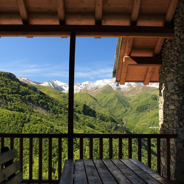 Mountain holidays - Mongioie chalets with panoramic views.