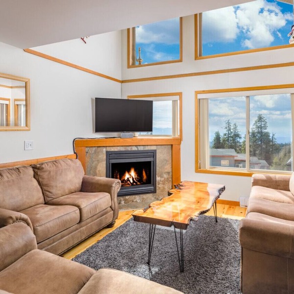 Mountain Magic: Hot Tub, Games & Ski in/ski out