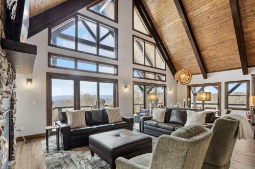 Mountain View Manor