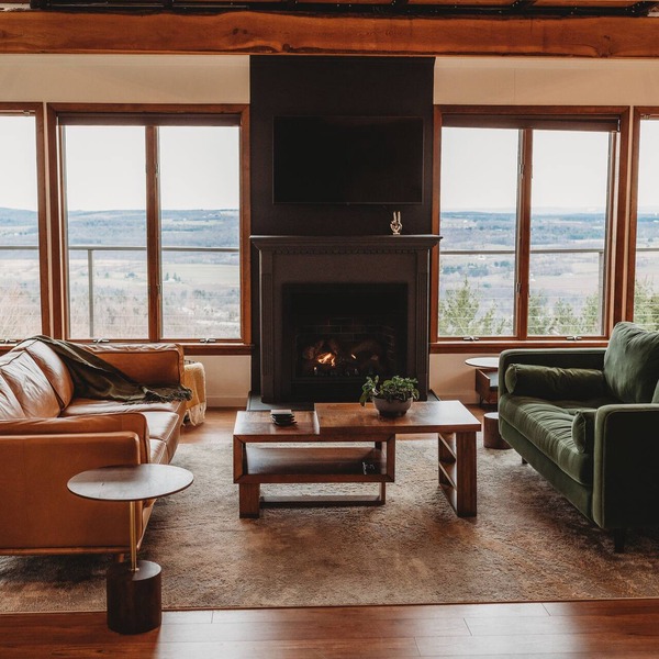 Mountainside home with amazing views