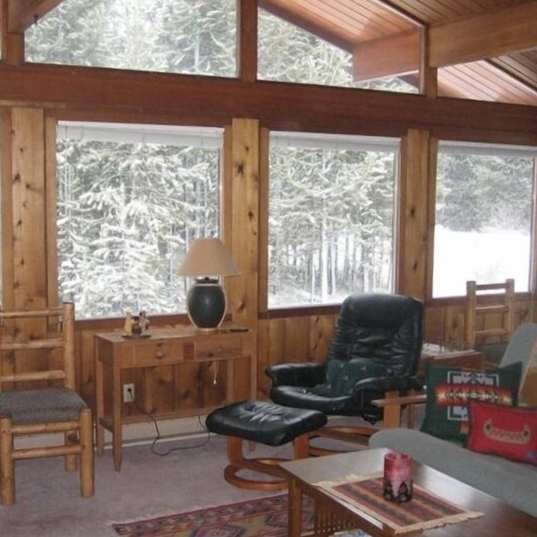 Mt Bachelor, Deschutes River Cozy Cabin w/HotTub, Minutes to Sunriver